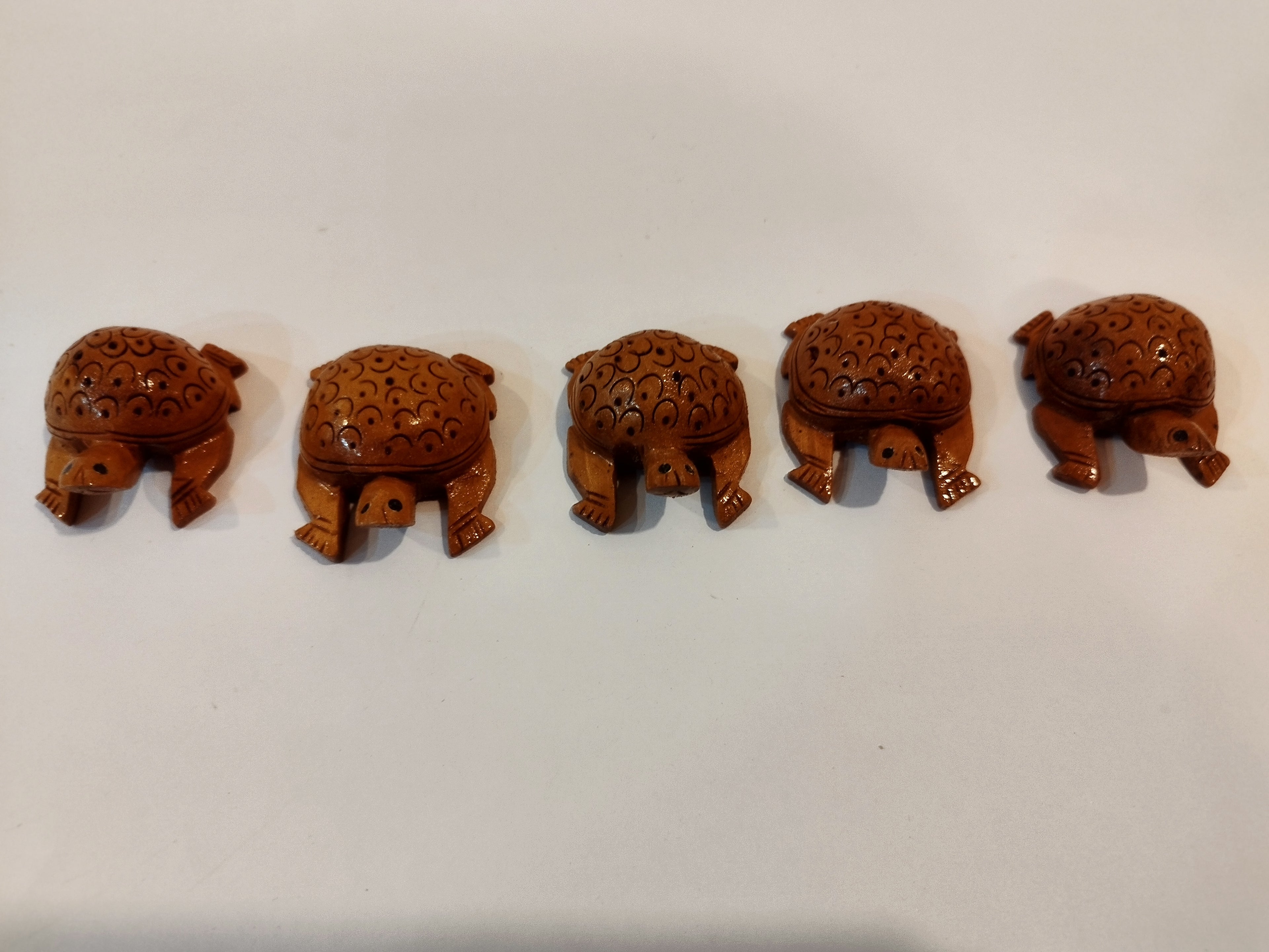 Handcrafted Kadam Wood Tortoise Family ( set of 5 tortoise 3 inches in width) Sculpture: Spiritual Decor