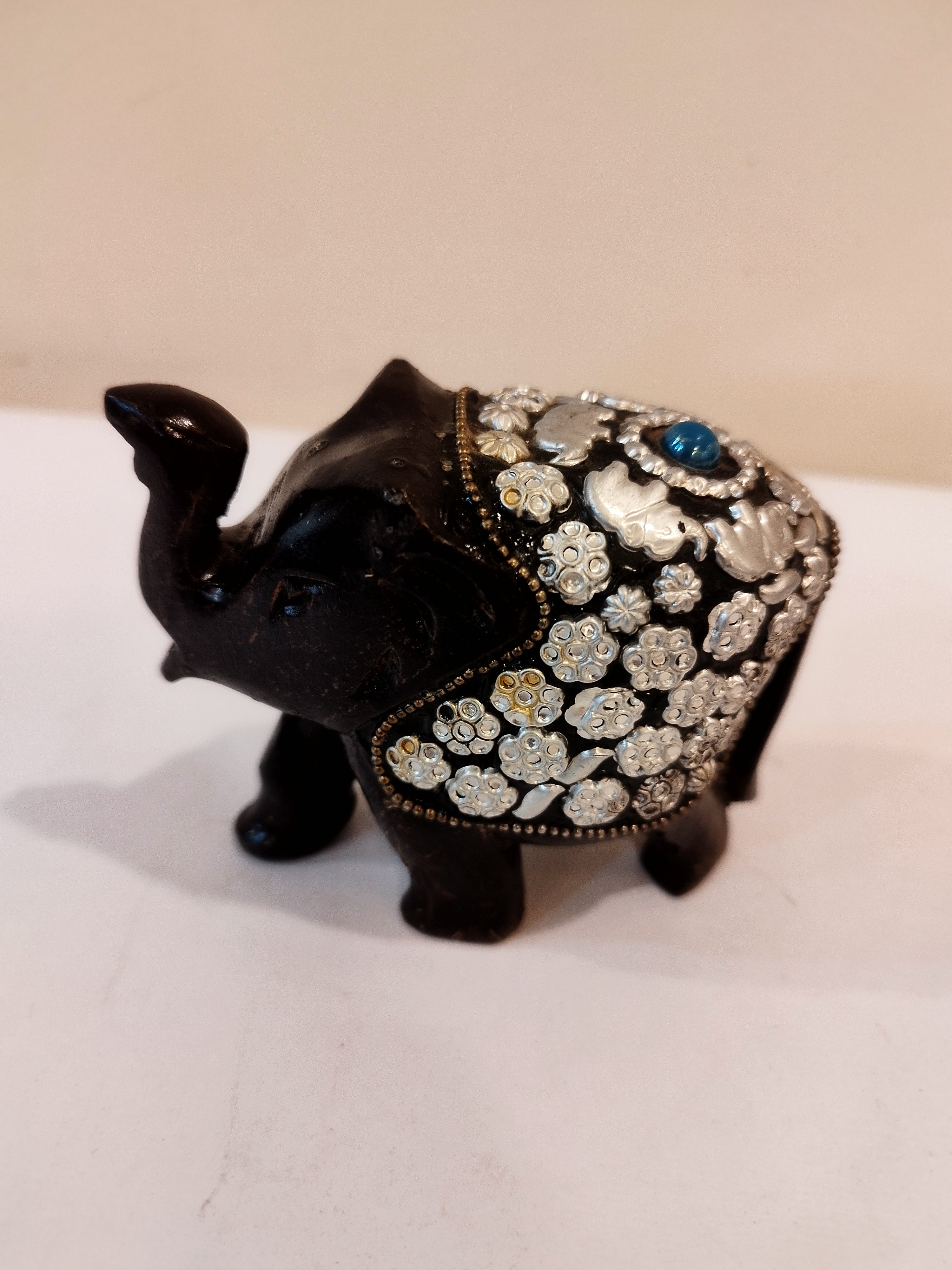 Handcrafted Kadam Wood Black Elephant Statue: Black Antique Decor