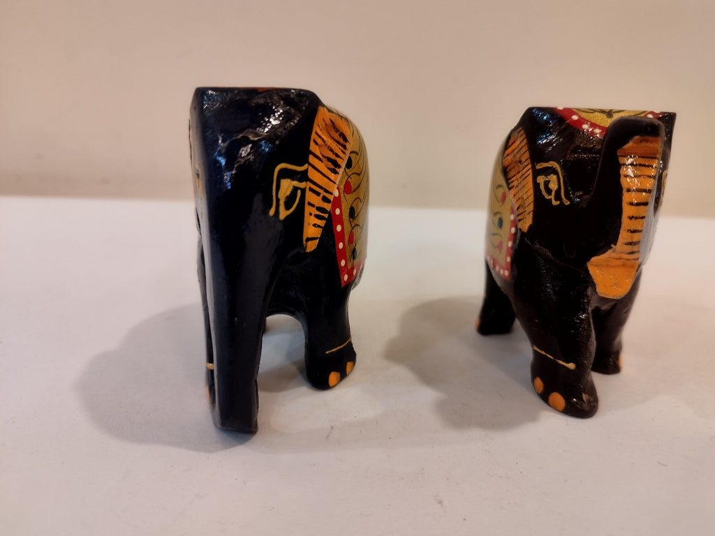 Décoration spirituelle pour la maison : Ensemble de deux éléphants en bois de Kadam sculptés à la main (3, 2 et 1,5 pouces).