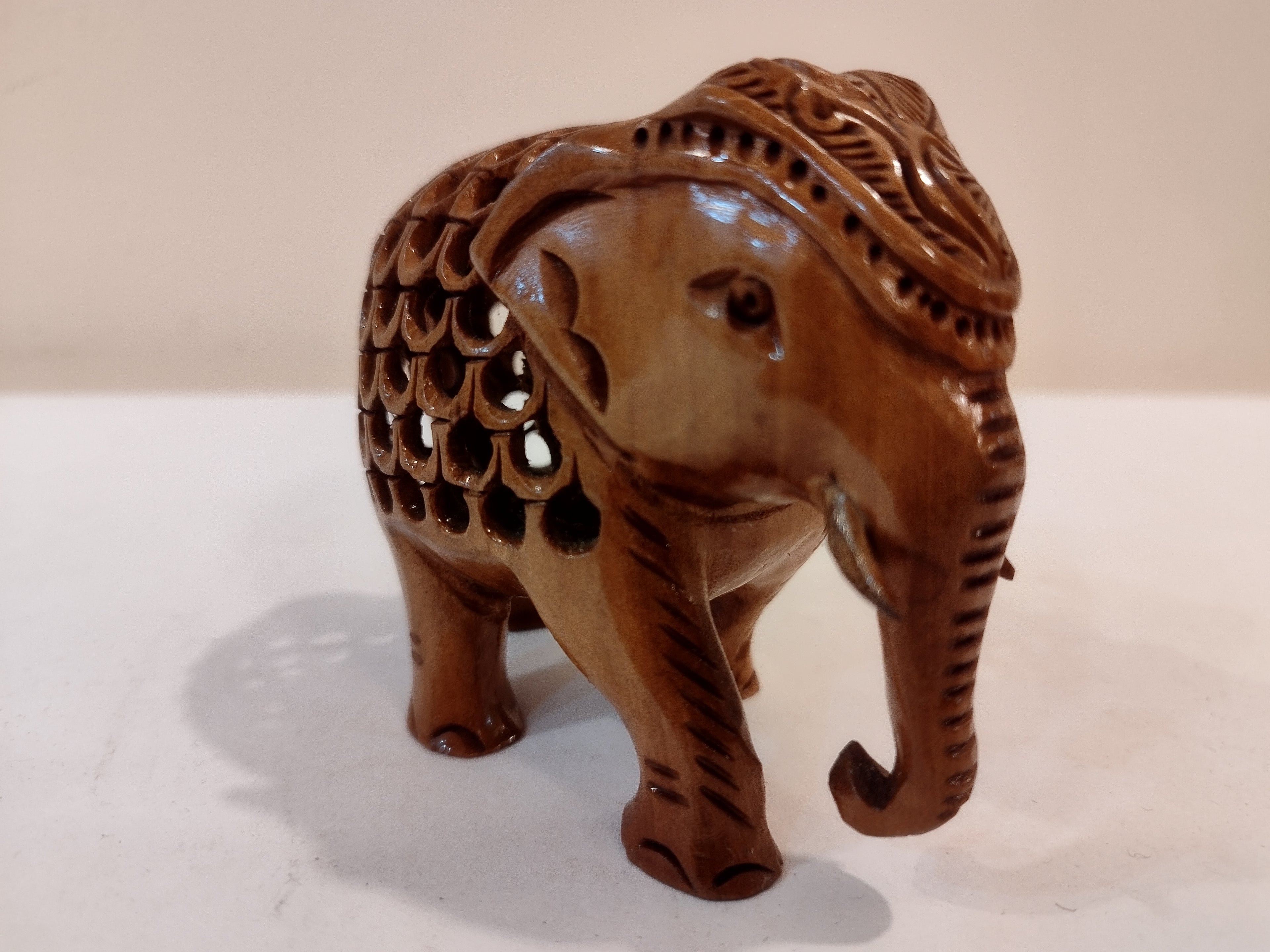Hand Carved Kadam Dark Wood Elephant Statue Mother and baby Onyx Inlay-3 Inches: Spiritual Decor