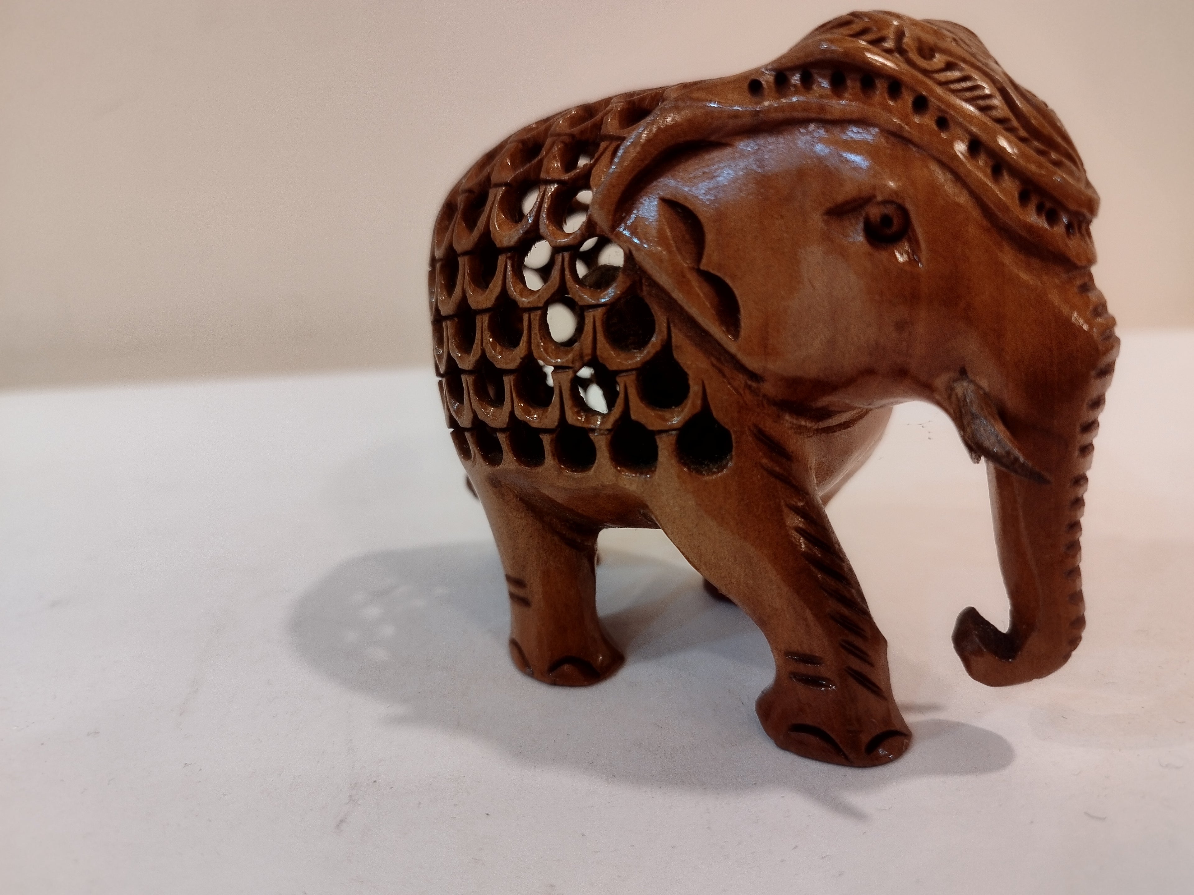 Hand Carved Kadam Dark Wood Elephant Statue Mother and baby Onyx Inlay-3 Inches: Spiritual Decor