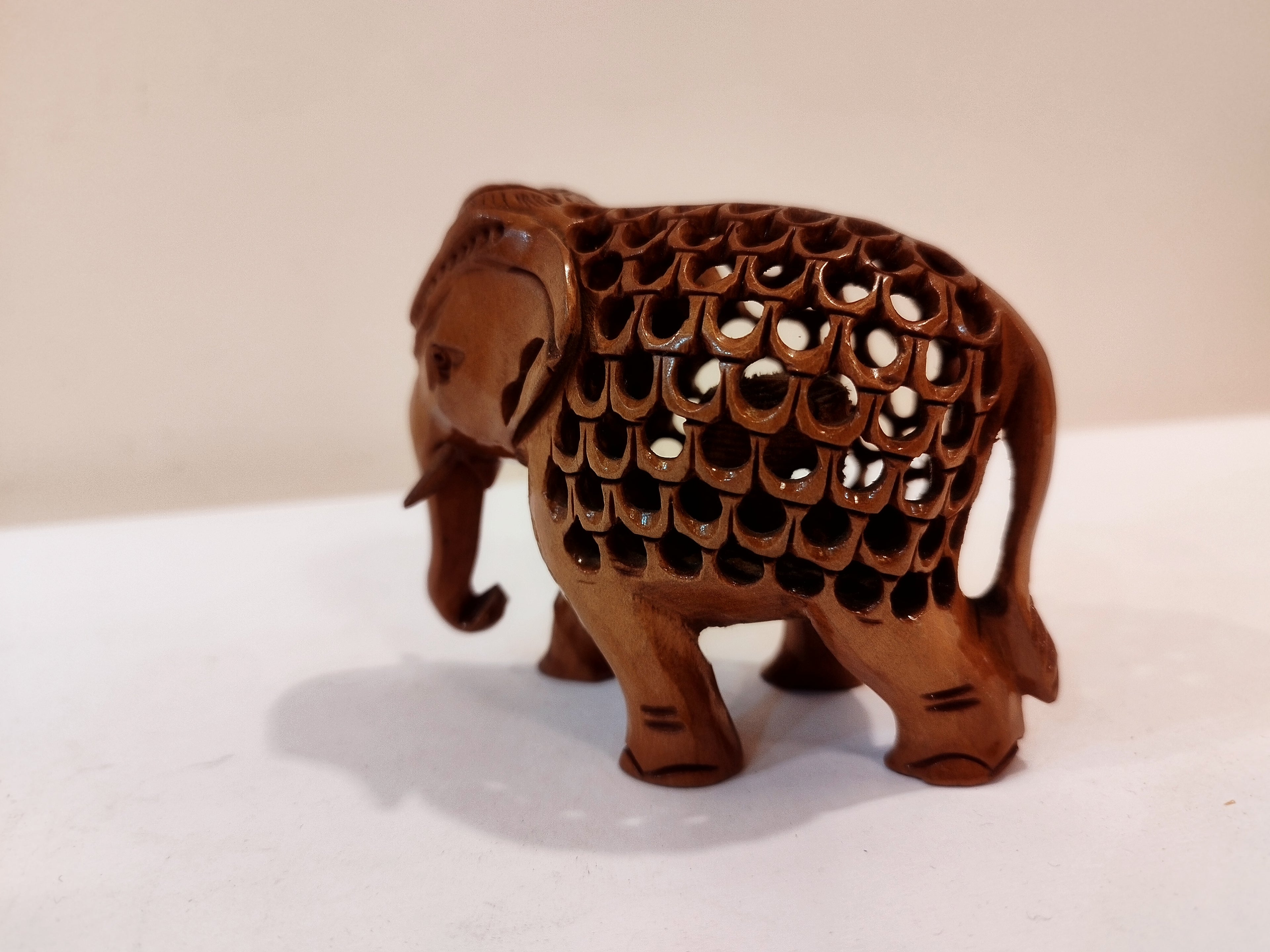 Hand Carved Kadam Dark Wood Elephant Statue Mother and baby Onyx Inlay-3 Inches: Spiritual Decor