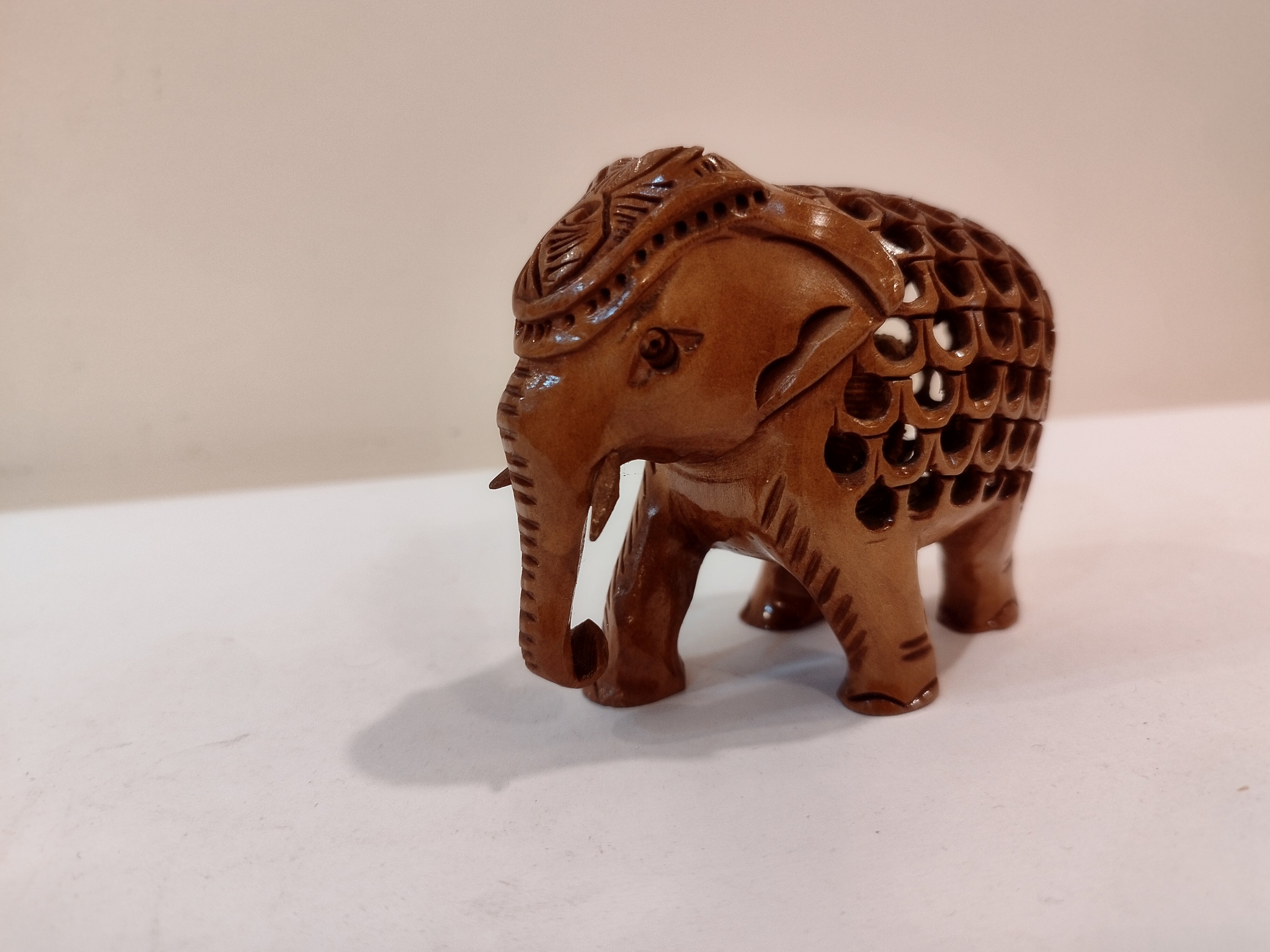 Hand Carved Kadam Dark Wood Elephant Statue Mother and baby Onyx Inlay-3 Inches: Spiritual Decor