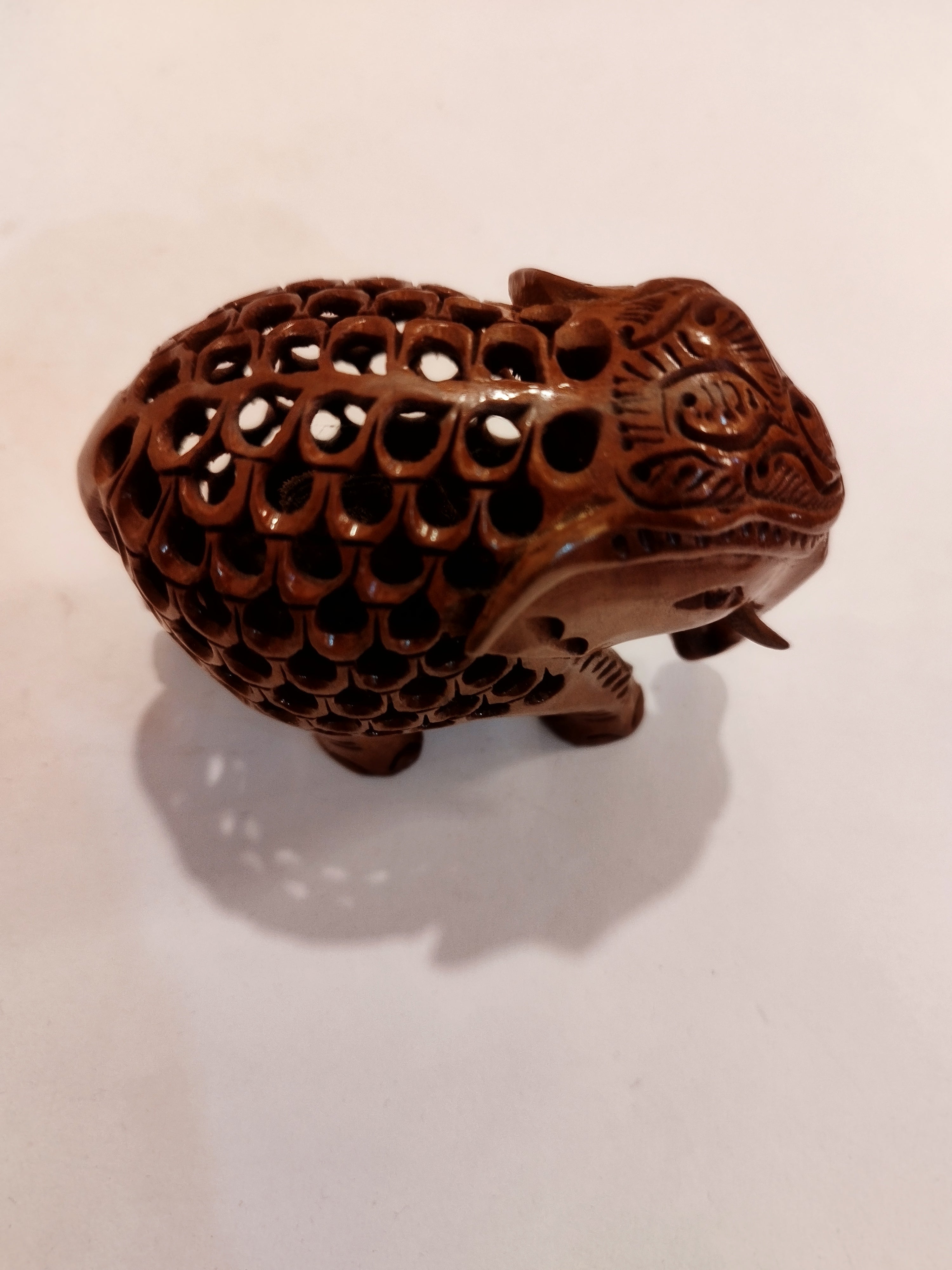 Hand Carved Kadam Dark Wood Elephant Statue Mother and baby Onyx Inlay-3 Inches: Spiritual Decor