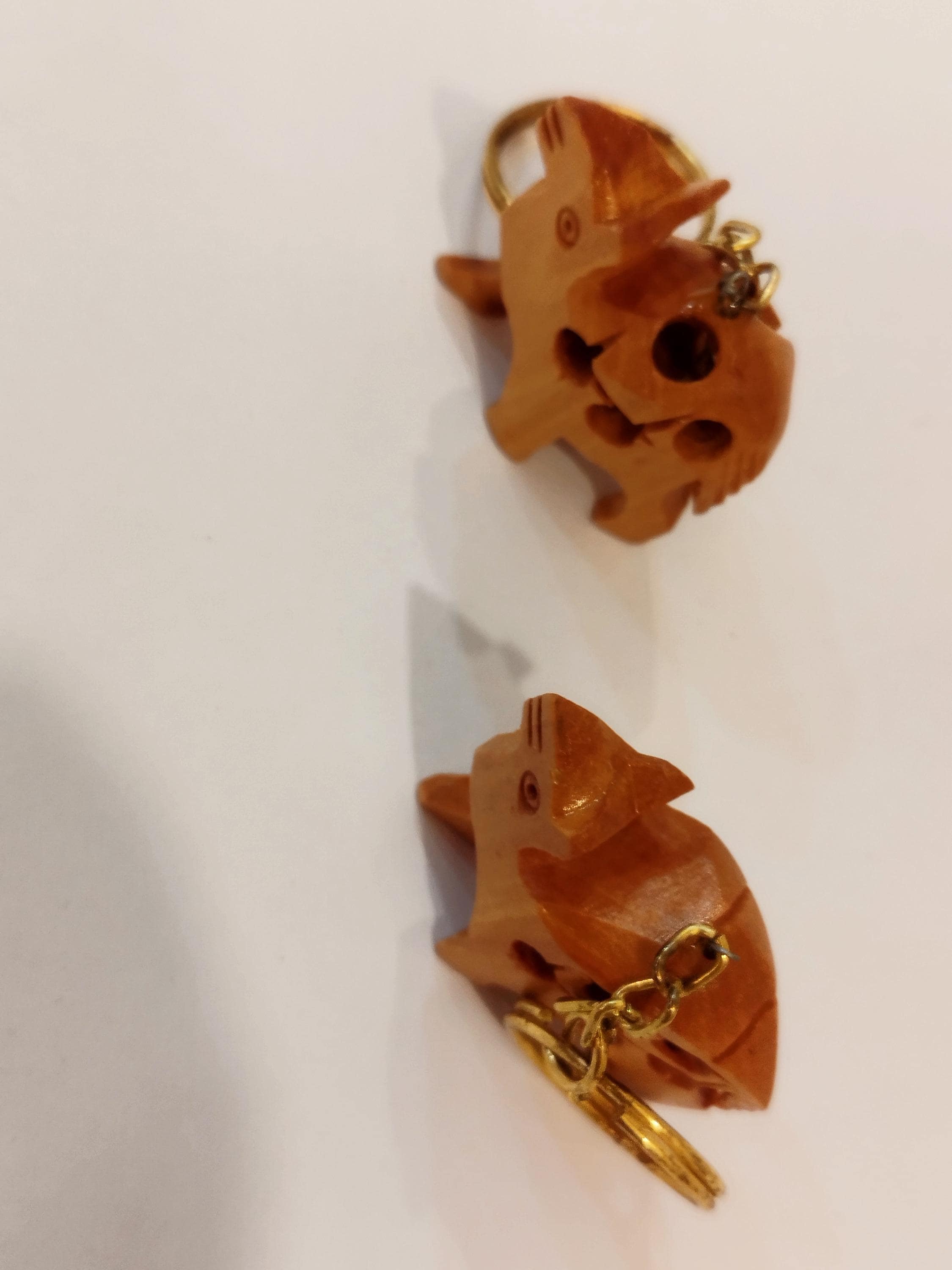 Hand carved camel kadam wood key chain set of 5: a desert animal for gifting.