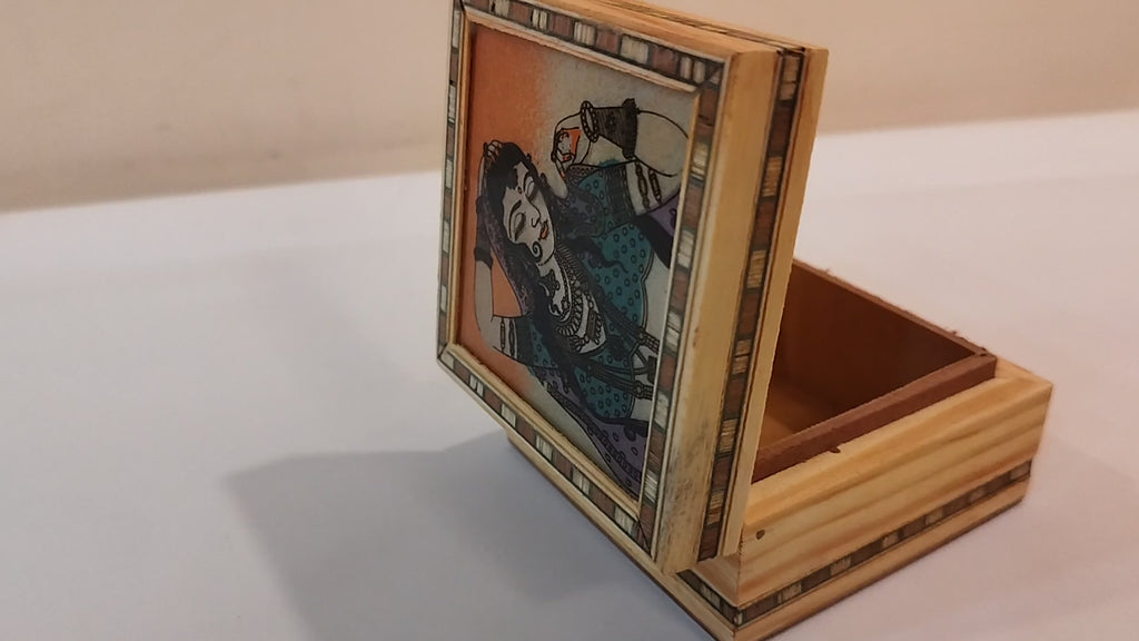 Hand carved kadam wooden box designed with gem stone powder : decor and gifting